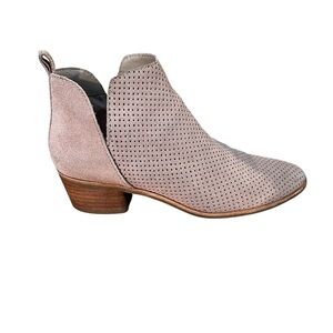 Dolce Vita Perforated Ankle Booties Women’s Size 8